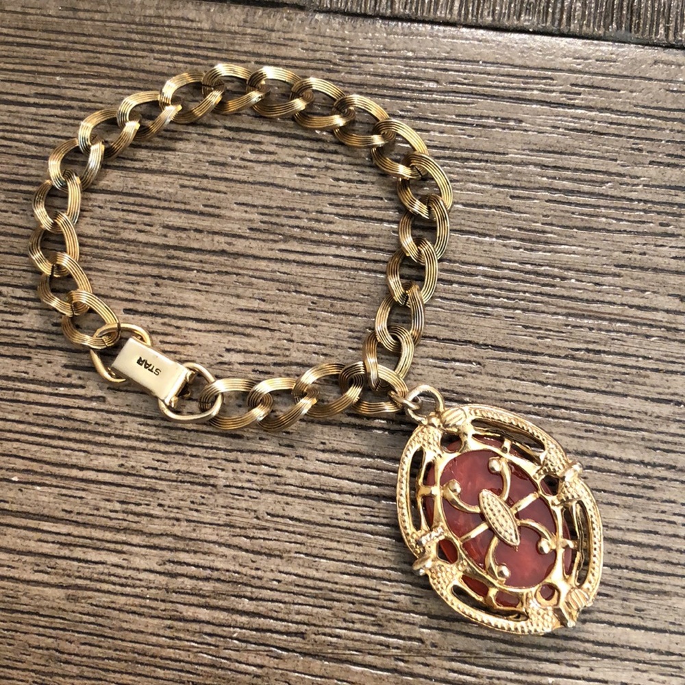 Antique Gold Chain Bracelet w/Faux Stone Cameo - Picture 7 of 16